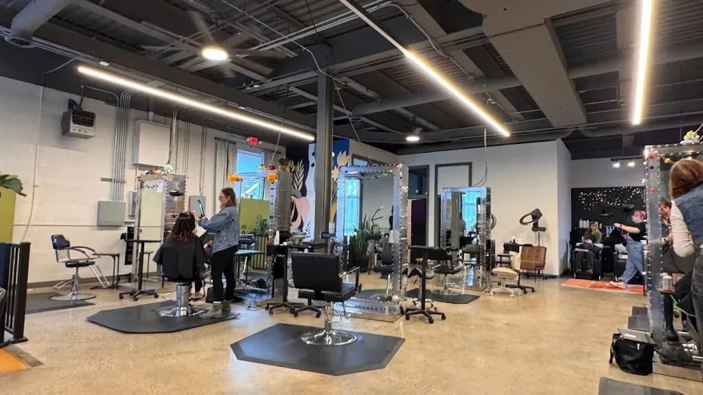 Mint Hair Crafting + Melt Headspa — Beauty salon in Ferndale